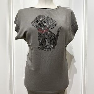 NWT Ysatis  Top with beautiful puppy pattern beads